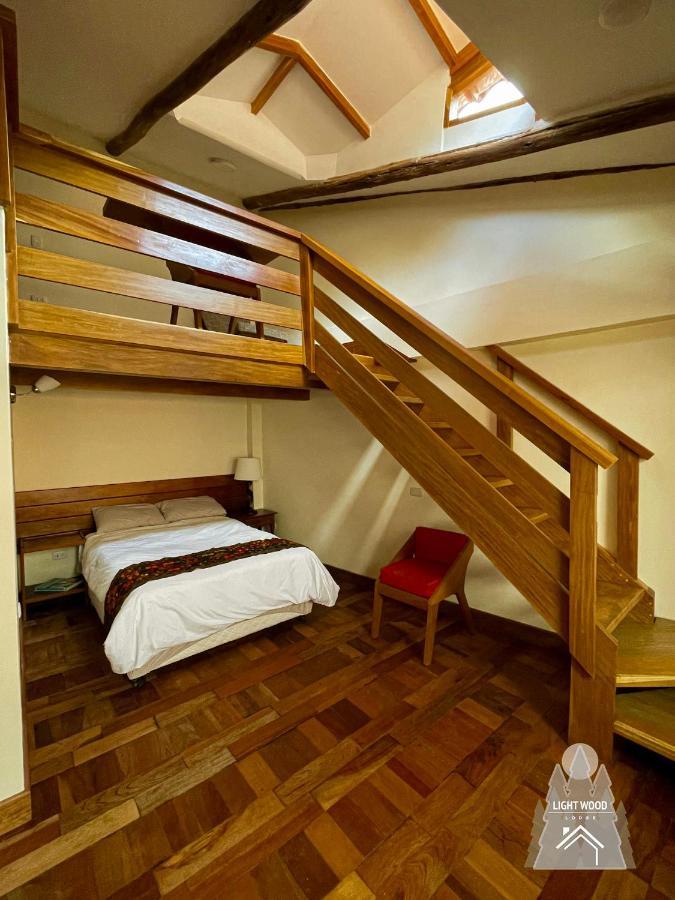Light Wood Hotel Calca Exterior photo